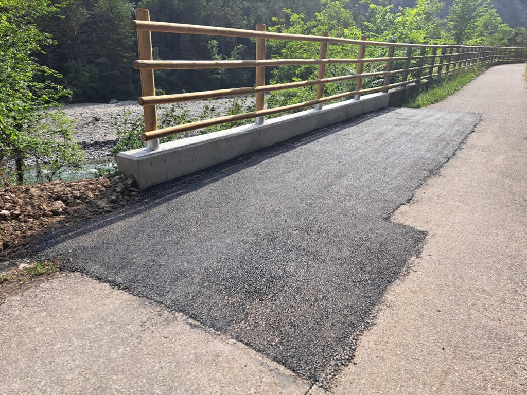 FOTO 7 - Lavori di manutenzione ciclovia FVG - Manutenzioni ordinarie e ripristini - Ciclovie di montagna immagine NEW